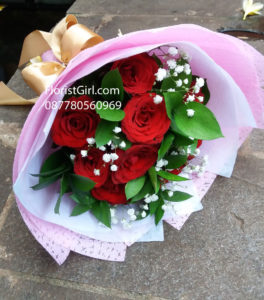 Toko Bunga Handbouquet Mawar Merah Di Jakarta Selatan 087780560969 Kode:FG-HB-04